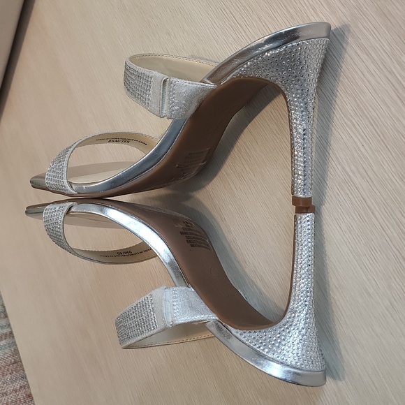 Jessica Simpson Sandal - Picture 6 of 11